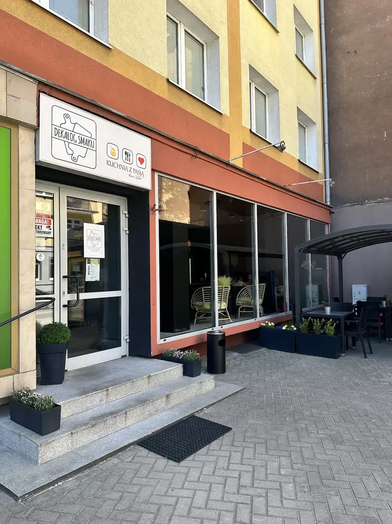 Wejście od ulicy